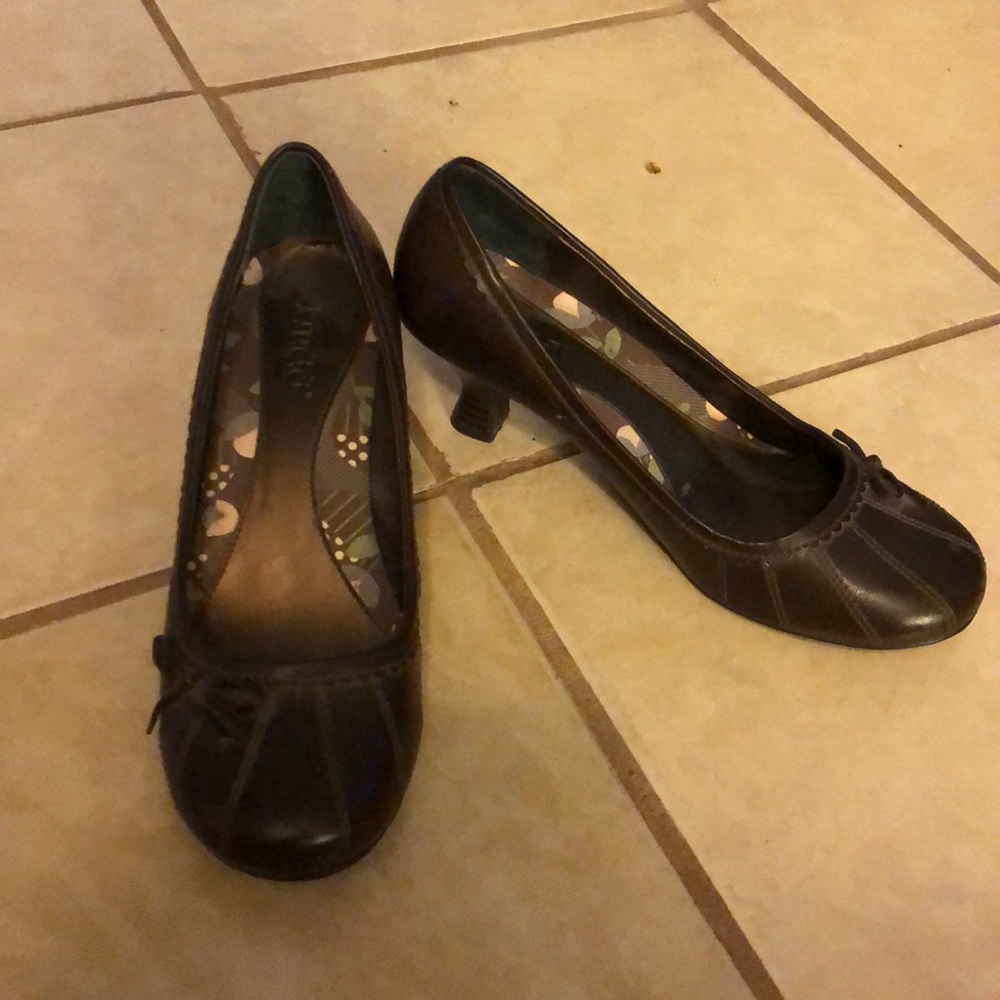 Mudd dark brown Heels Size 8.5